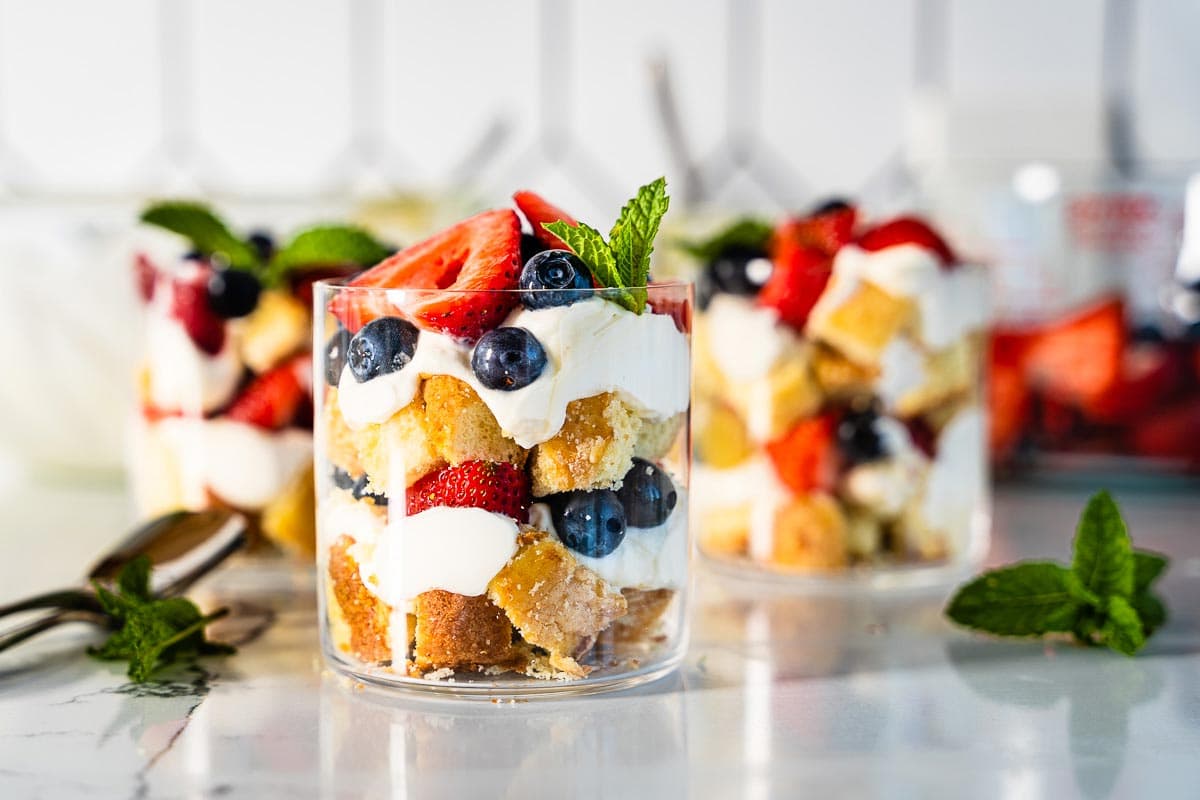 Crafting Perfect Individual Berry Trifles: Easy Layers & Smart Tips